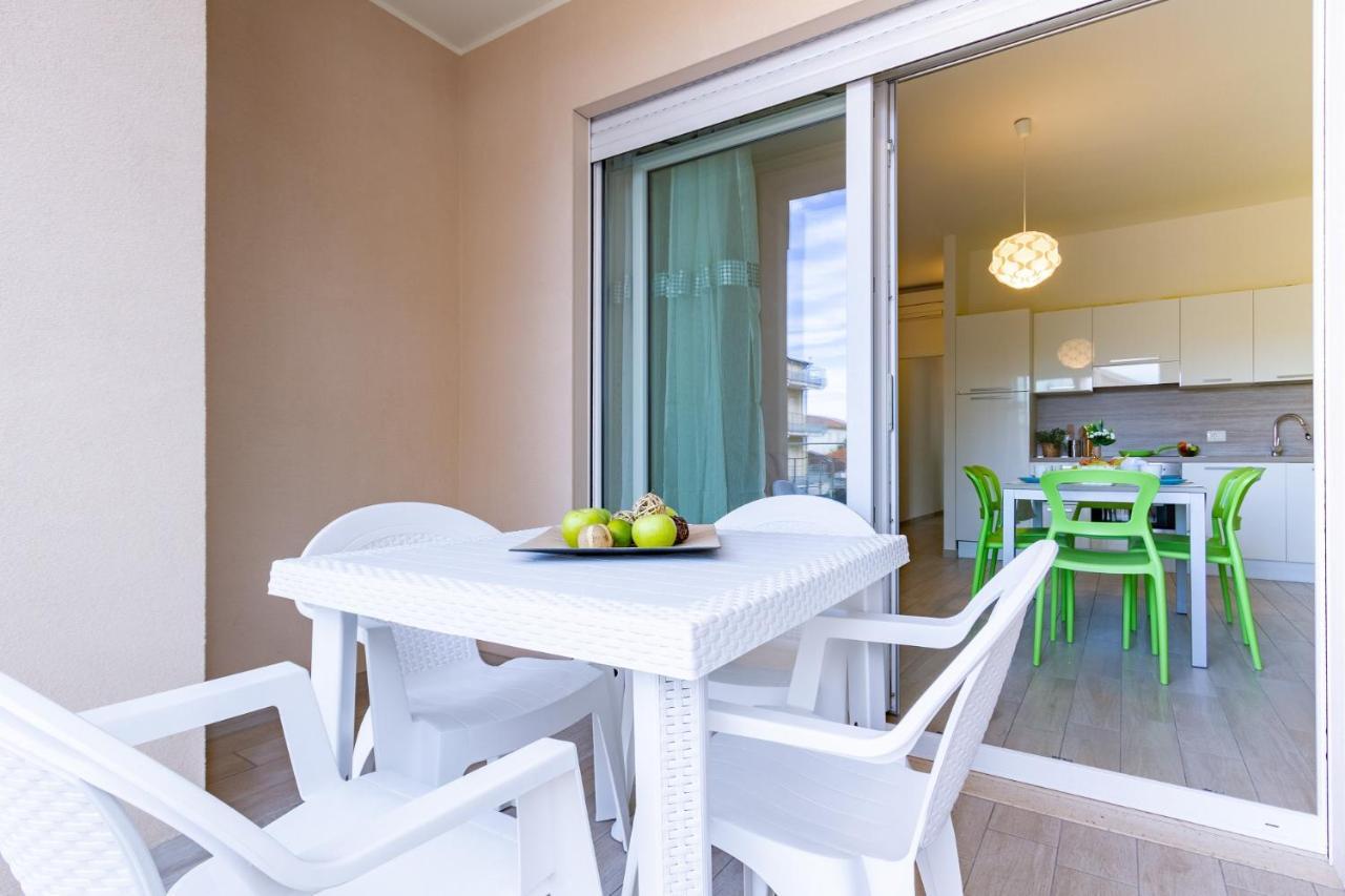 Апартаменты Giada 1P - Palazzina Laura Myho Casa Торторето Экстерьер фото